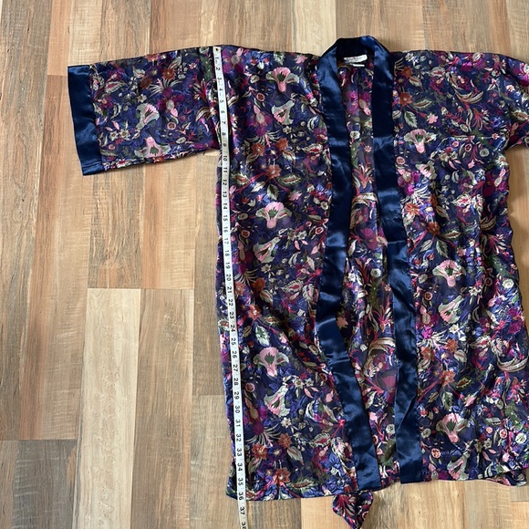 Mystique Intimates shorts and top size small. Robe is one size. Vintage new NWT - Picture 12 of 12